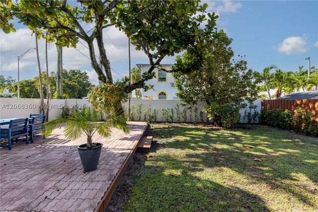 2250 SW 17th Ave, Miami, FL 33145