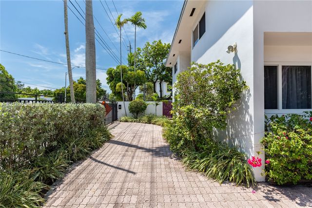 2250 SW 17th Ave, Miami, FL 33145