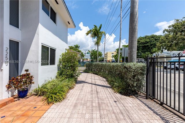 2250 SW 17th Ave, Miami, FL 33145