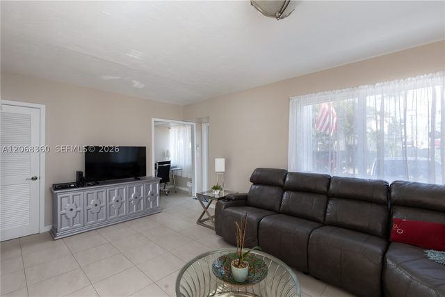 2250 SW 17th Ave, Miami, FL 33145