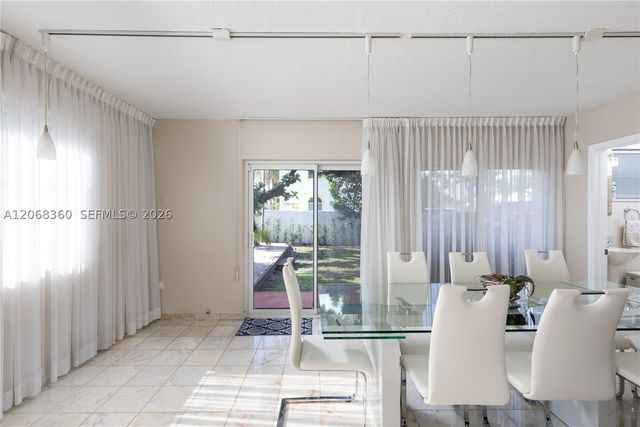 2250 SW 17th Ave, Miami, FL 33145