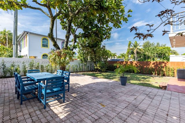 2250 SW 17th Ave, Miami, FL 33145