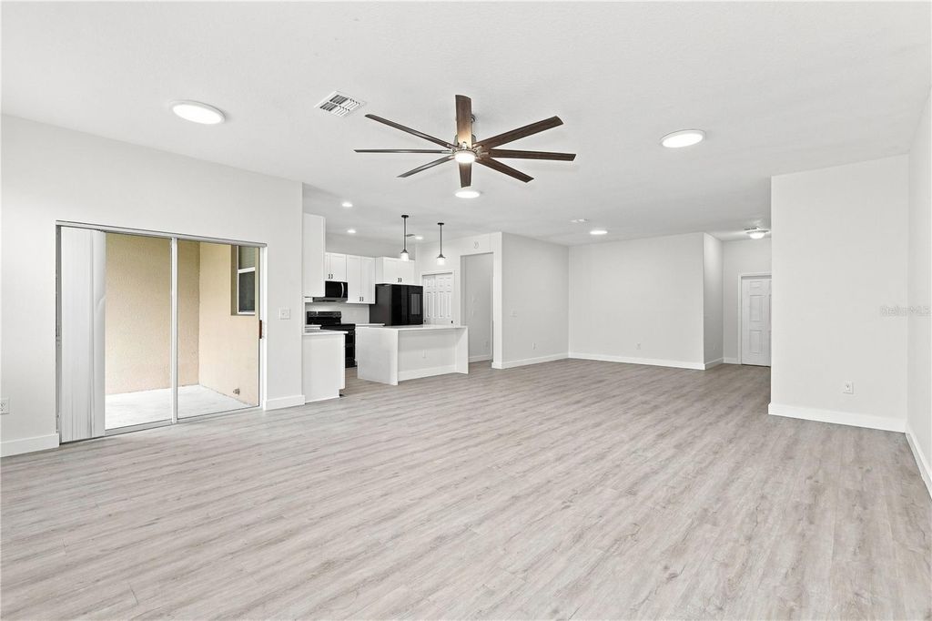 Image 12 of property listing at 3538 RODRICK CIRCLE, Orlando, FL 32824