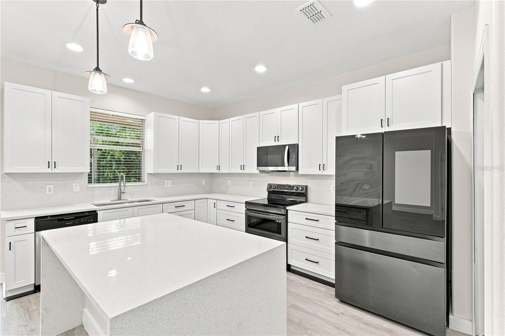 Image 16 of property listing at 3538 RODRICK CIRCLE, Orlando, FL 32824