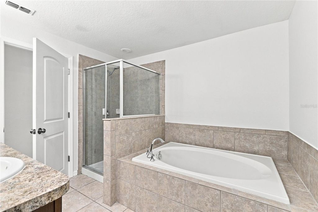 Image 27 of property listing at 3538 RODRICK CIRCLE, Orlando, FL 32824