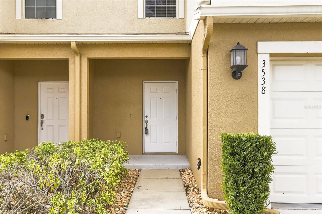 Image 4 of property listing at 3538 RODRICK CIRCLE, Orlando, FL 32824