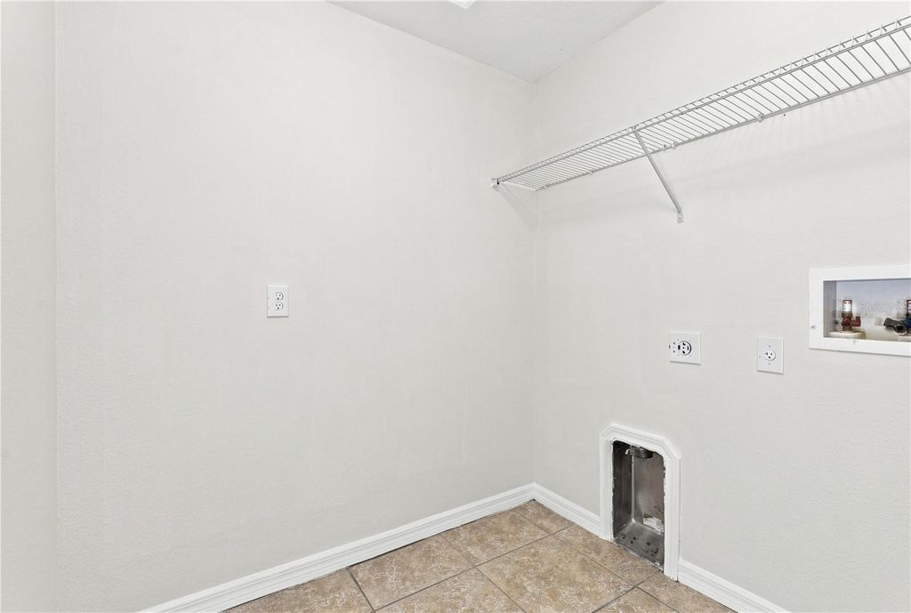 Image 33 of property listing at 3538 RODRICK CIRCLE, Orlando, FL 32824