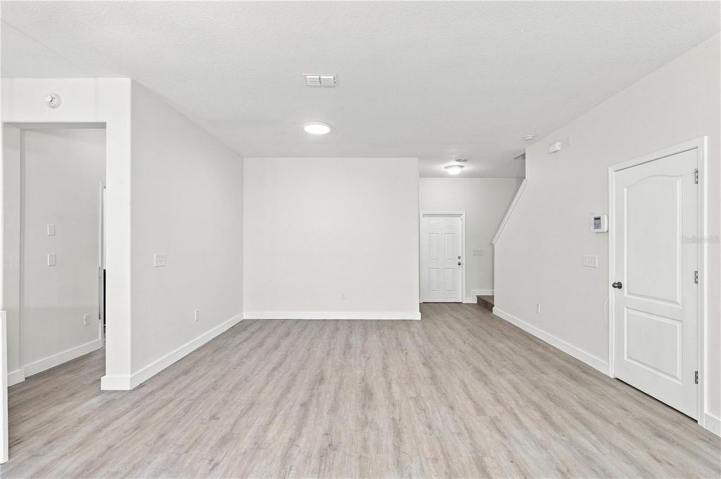 Image 10 of property listing at 3538 RODRICK CIRCLE, Orlando, FL 32824