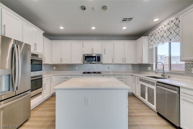 7867 Patagonia Point Court, Las Vegas, NV 89179