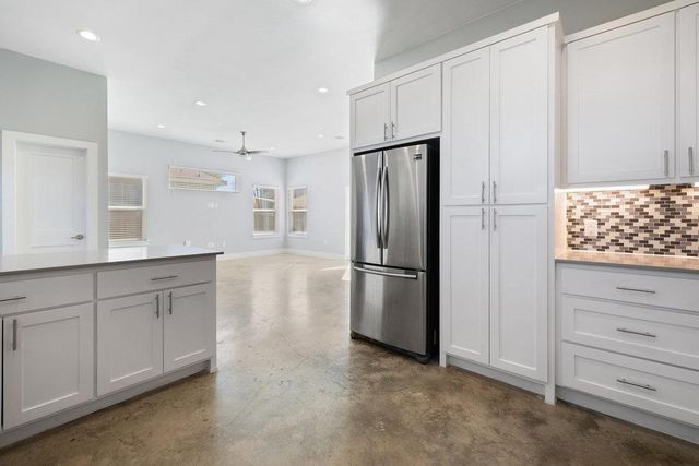 6301 Santos ST A, Austin, TX 78741