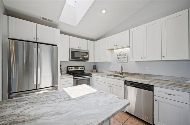 230 Dockside DR C, Hampton, VA 23669
