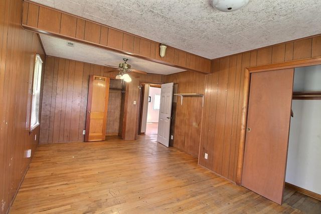 2132 S Washington Ave, Wichita, KS 67211