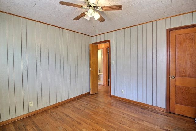 2132 S Washington Ave, Wichita, KS 67211