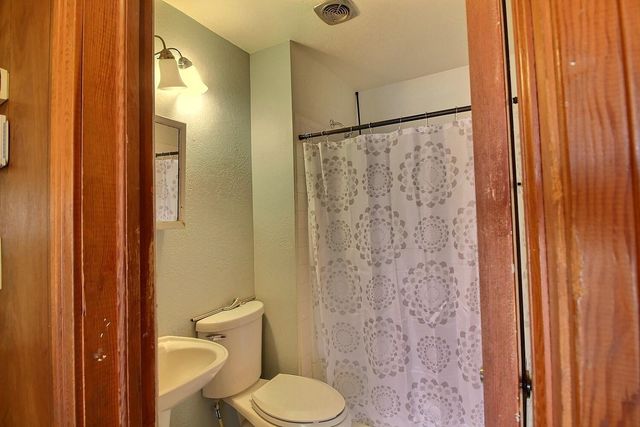 2132 S Washington Ave, Wichita, KS 67211