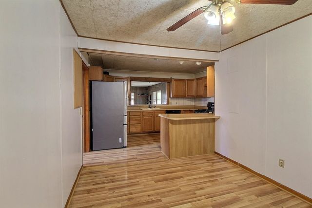 2132 S Washington Ave, Wichita, KS 67211