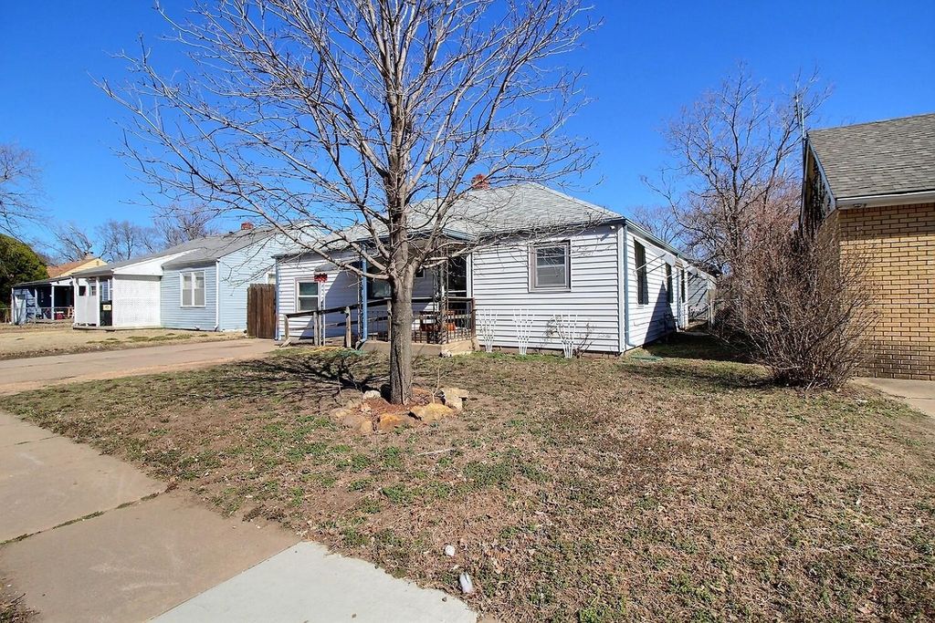 2132 S Washington Ave, Wichita, KS 67211