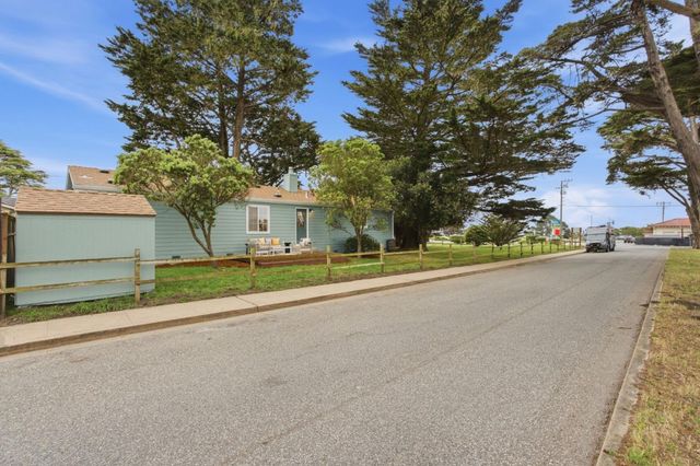123 Carmel Avenue, El Granada, CA 94018