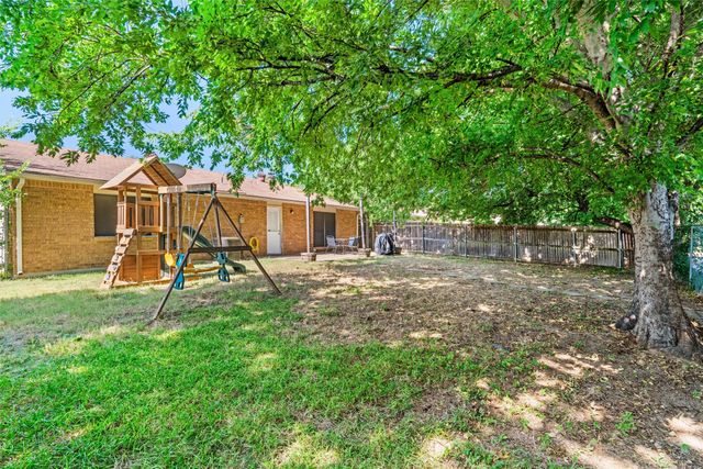 1026 Santa Fe Trail, Grand Prairie, TX 75052