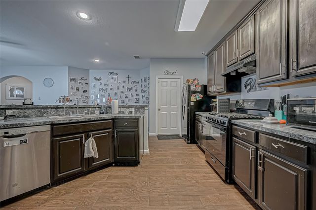 2827 Silver Charm, Houston, TX 77014