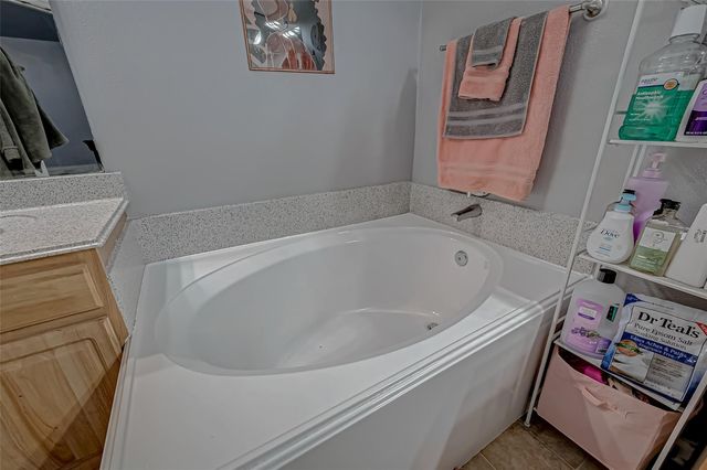 2827 Silver Charm, Houston, TX 77014