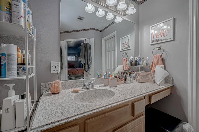 2827 Silver Charm, Houston, TX 77014