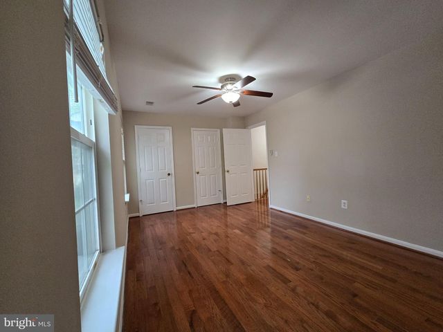 128 HAMPSHIRE SQ SW, Leesburg, VA 20175
