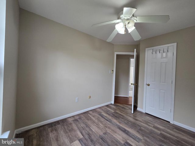 128 HAMPSHIRE SQ SW, Leesburg, VA 20175