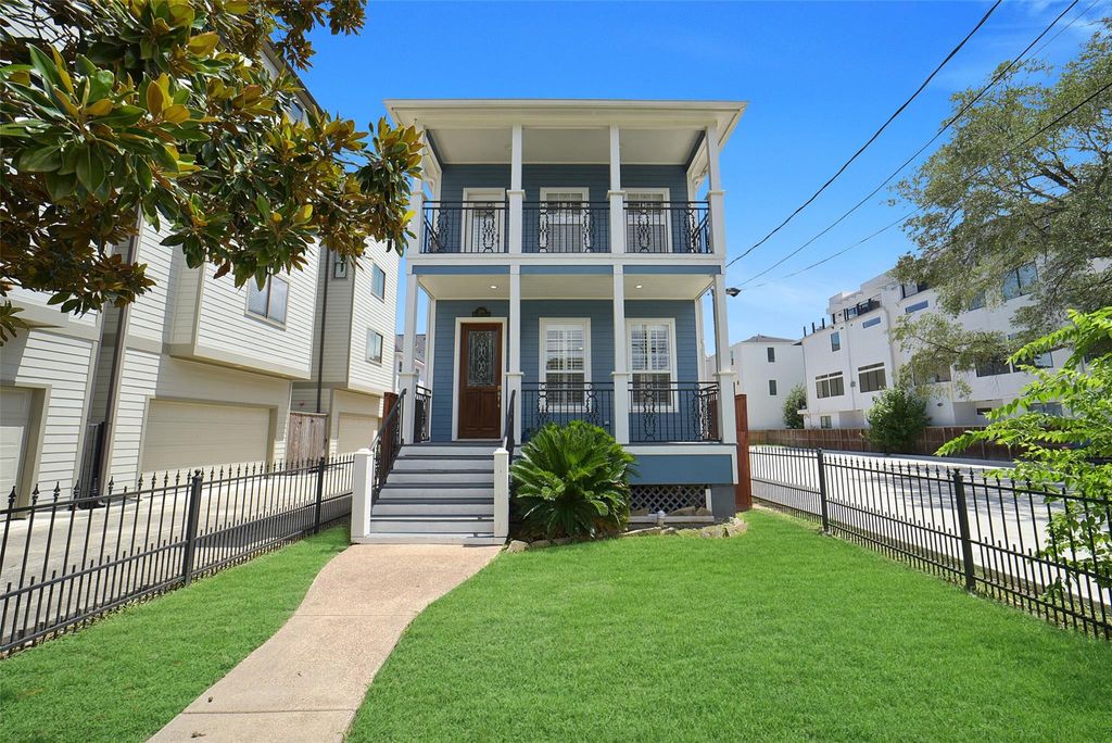 1108 W 22nd Street, Houston, TX 77008
