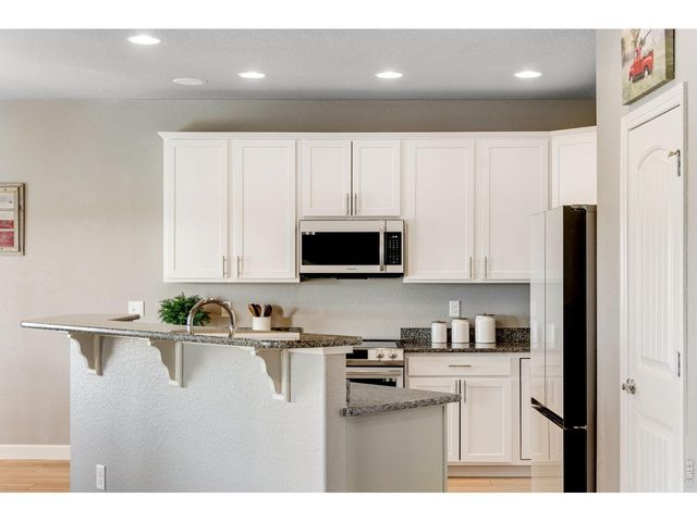 5614 Carmon Dr, Windsor, CO 80550