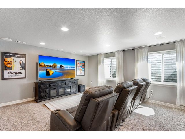 5614 Carmon Dr, Windsor, CO 80550