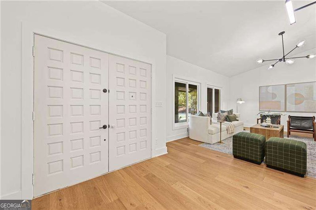 675 Weatherly Lane, Sandy Springs, GA 30328 — photo 4