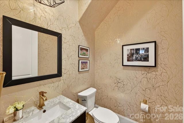 748 Ellsworth Road, Charlotte, NC 28211