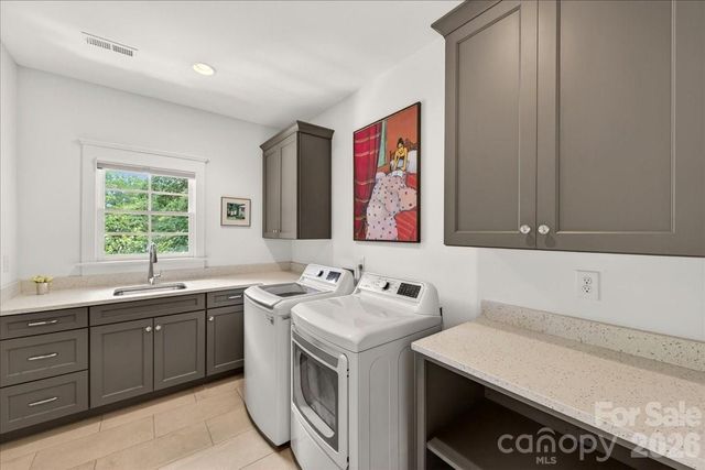 748 Ellsworth Road, Charlotte, NC 28211