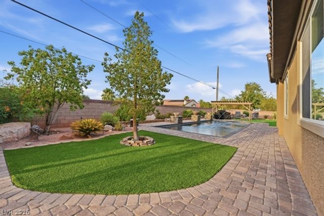 7275 Hinson Street, Las Vegas, NV 89118