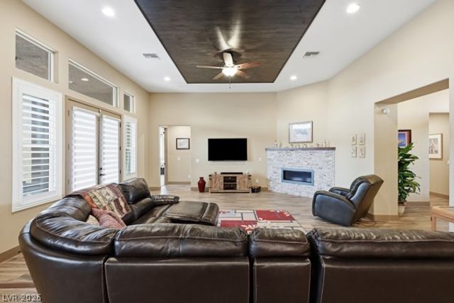 7275 Hinson Street, Las Vegas, NV 89118