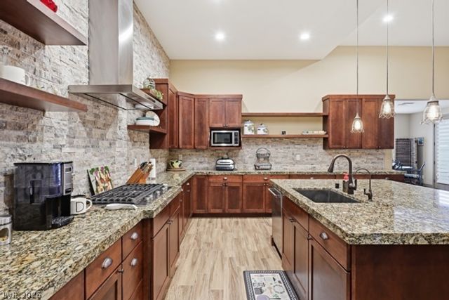 7275 Hinson Street, Las Vegas, NV 89118