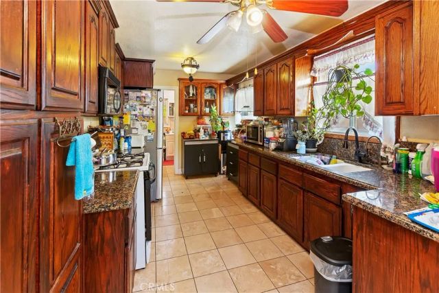 1665 Highland Street, Santa Ana, CA 92703