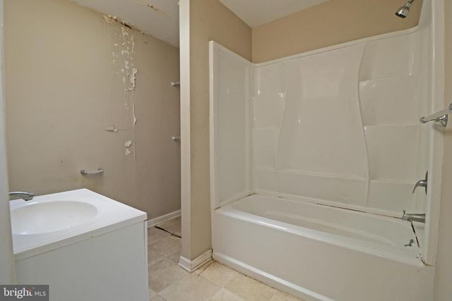 707 BEECHWOOD AVE, Cherry Hill, NJ 08002