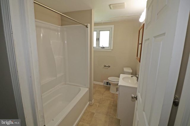 707 BEECHWOOD AVE, Cherry Hill, NJ 08002