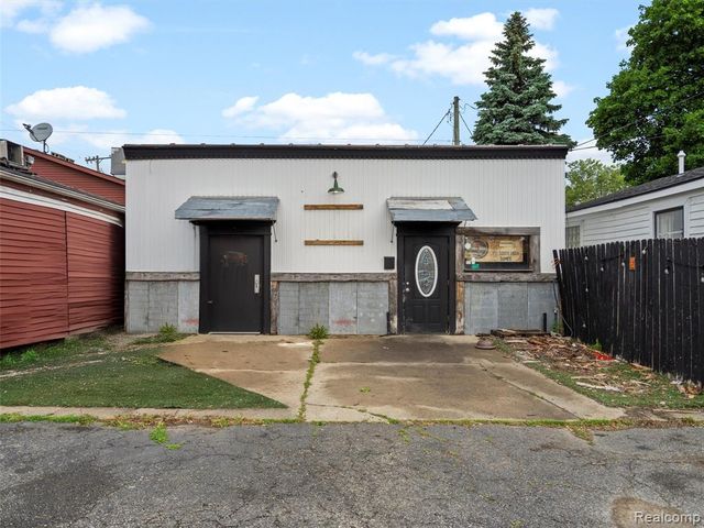 221 N Bailey Street, Romeo, MI 48065