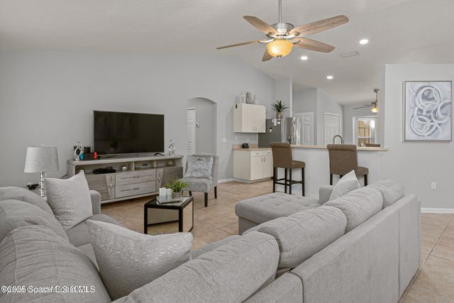 849 Chello Avenue NE, Palm Bay, FL 32905