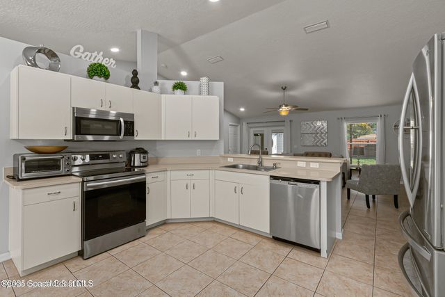 849 Chello Avenue NE, Palm Bay, FL 32905