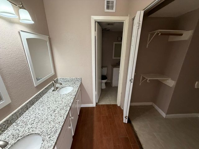 6327 Cattails Lane, Houston, TX 77035