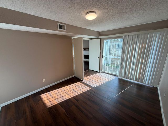 6327 Cattails Lane, Houston, TX 77035