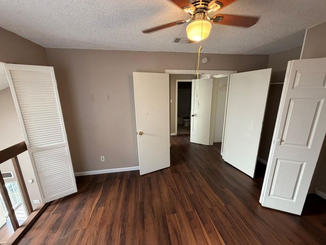 6327 Cattails Lane, Houston, TX 77035
