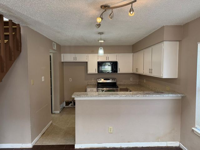 6327 Cattails Lane, Houston, TX 77035