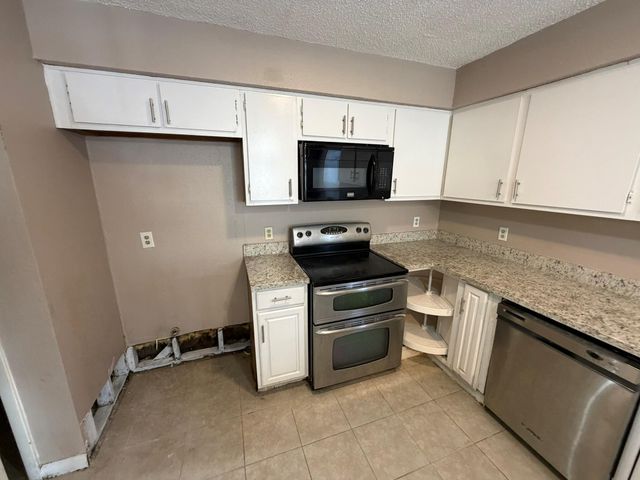 6327 Cattails Lane, Houston, TX 77035