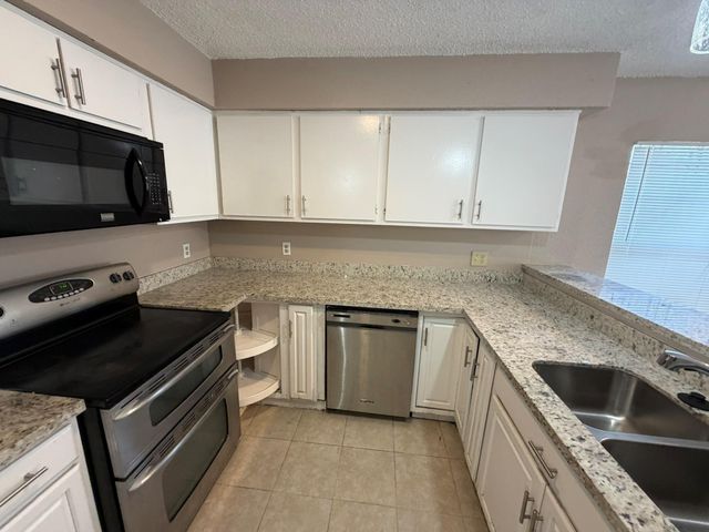 6327 Cattails Lane, Houston, TX 77035