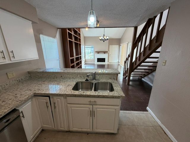 6327 Cattails Lane, Houston, TX 77035