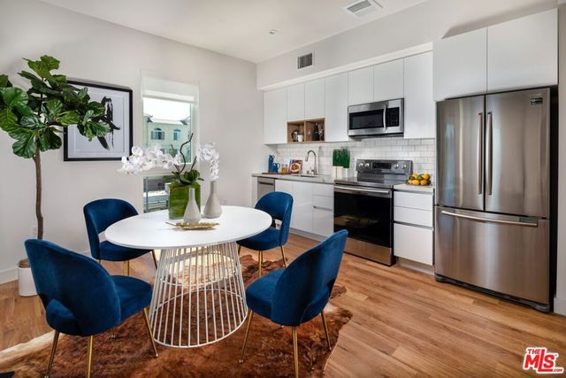 269 S Mariposa Avenue 420, Los Angeles, CA 90004